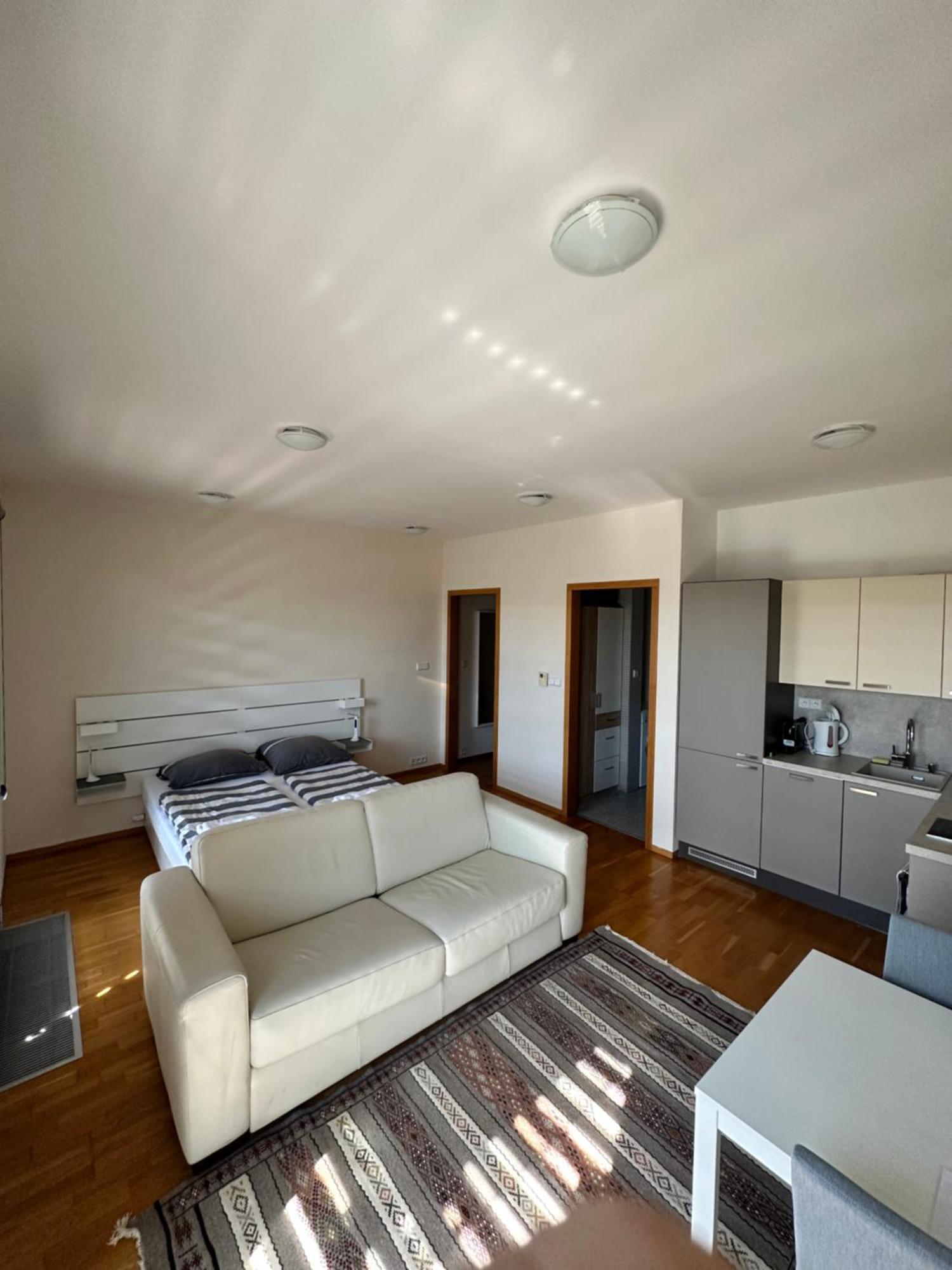 Cozy Apartment Praga Zewnętrze zdjęcie